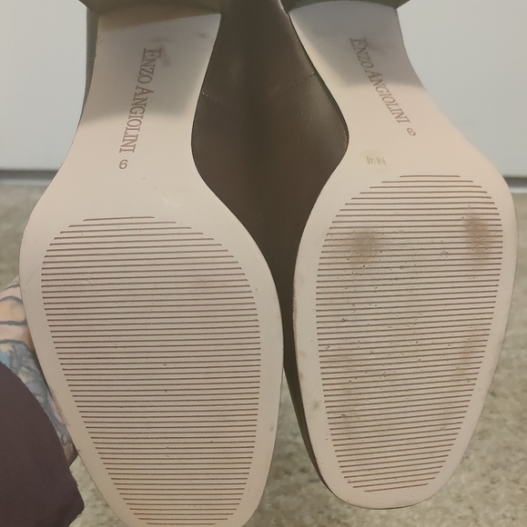 Dark brown heels - Picture 3 of 5